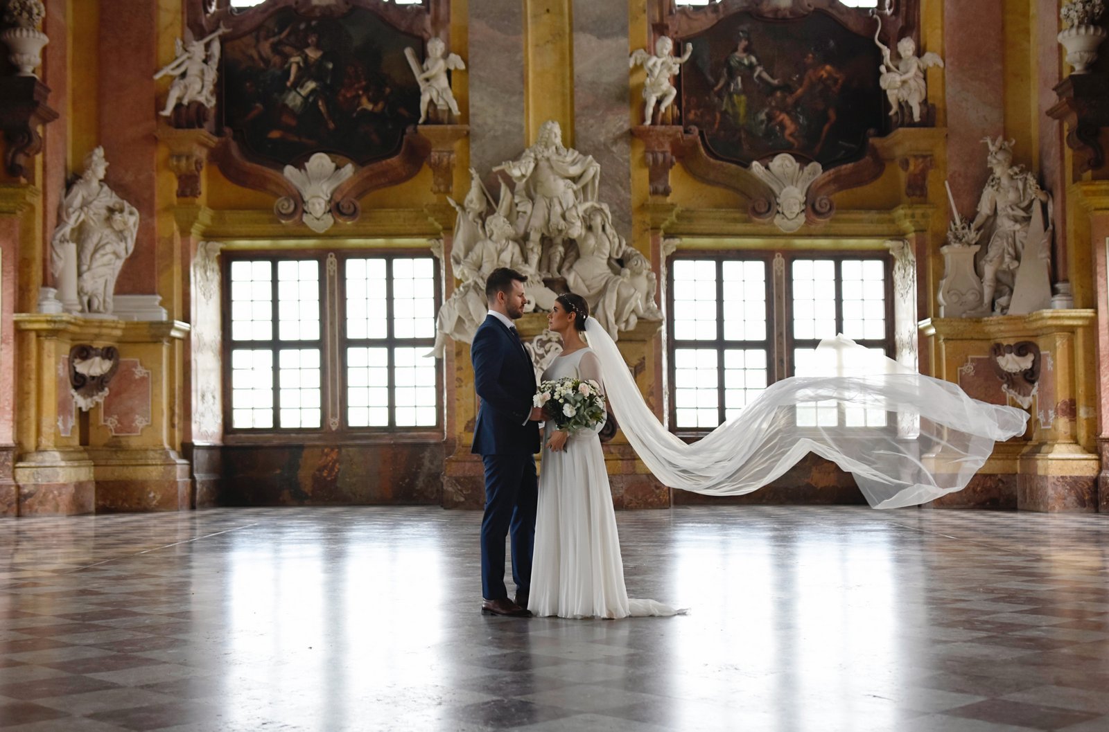 Sesja poślubna, Fotografia ślubna, Opactwo Cystersów w Lubiążu