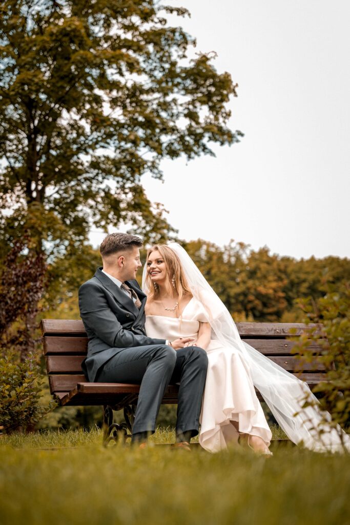 Sesja poślubna, plener ślubny, fotografia ślubna, zdjęcia ślubne, dwór w żytnie, częstochowa